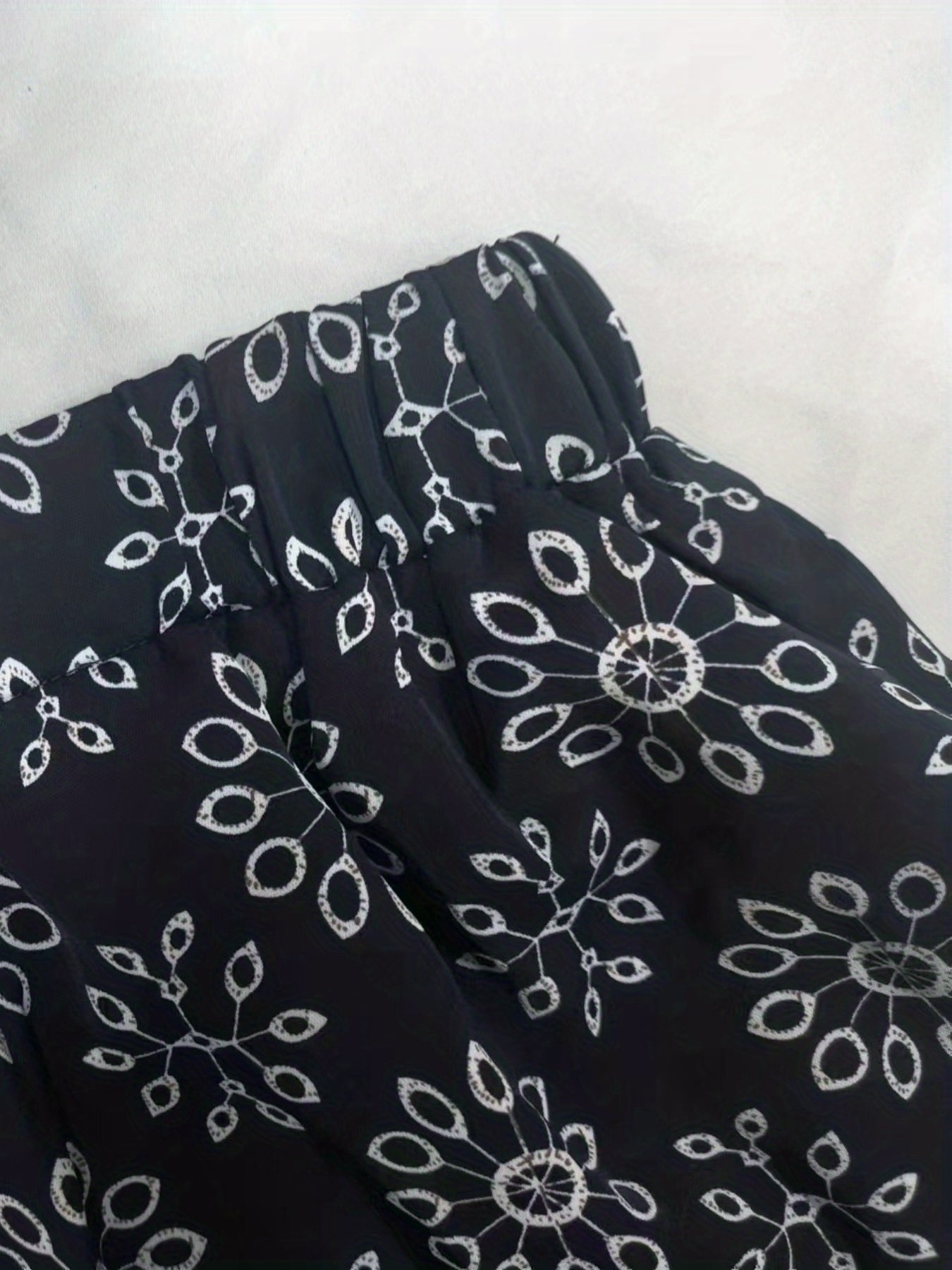  Damask Print Cut Out Slight Stretch Pants