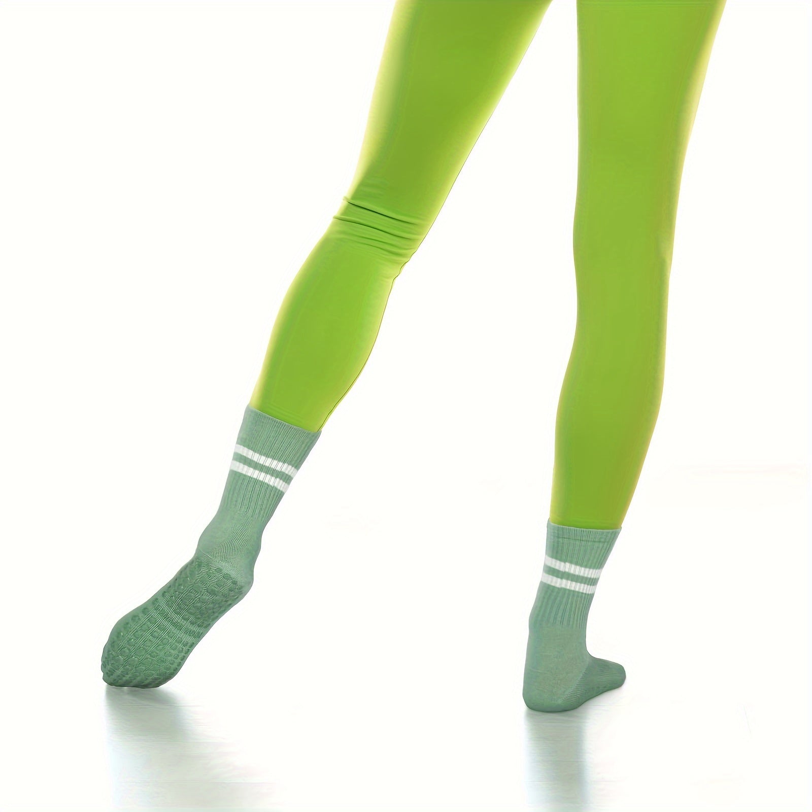 Striped Pilates Socks Non-slip Yoga Socks With Grips