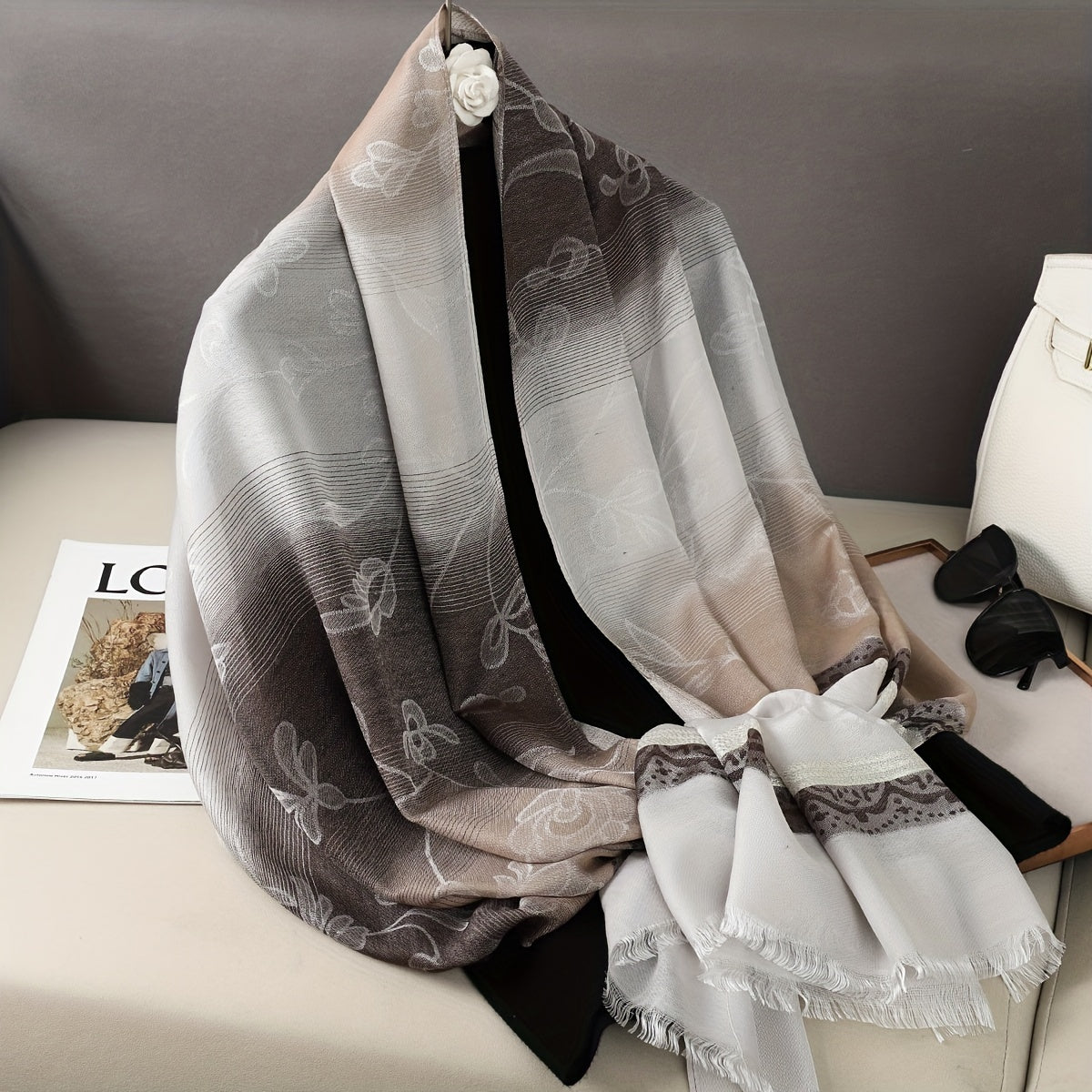 Vintage Flower Jacquard Scarf Gradient Tassel Shawl Classic Windproof Head Wraps