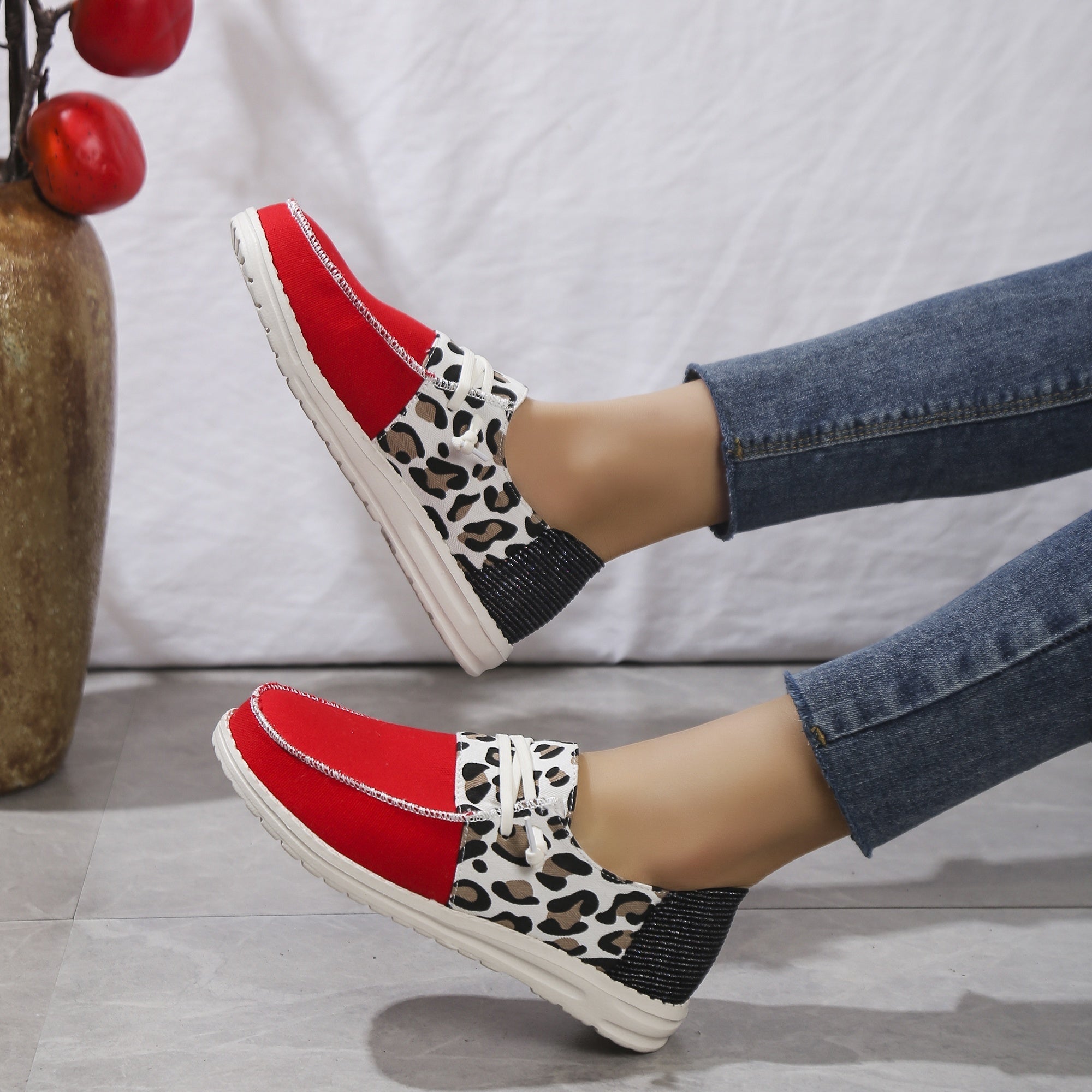 Leopard Print Sneakers Lace Up Canvas Shoes Lightweight Low Top