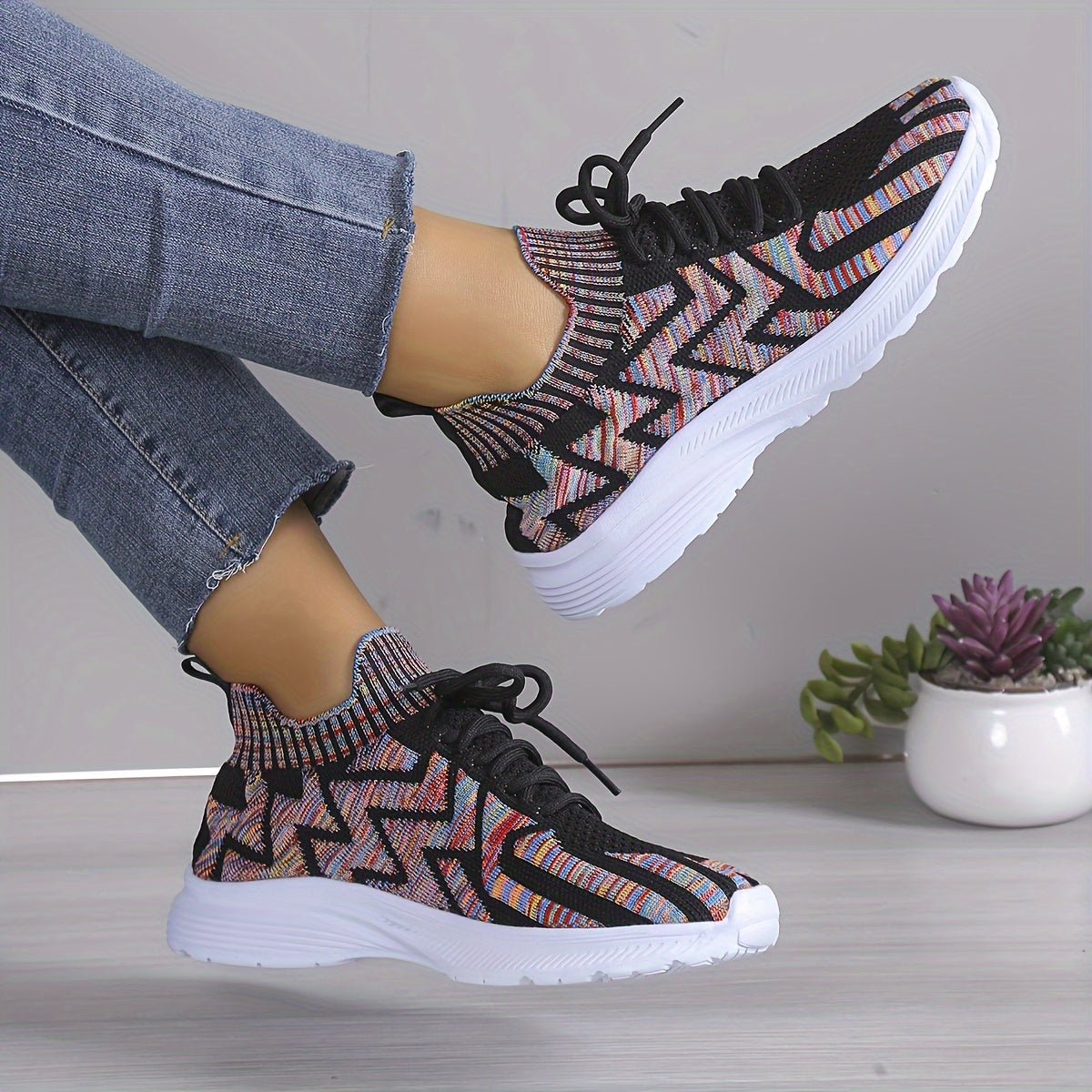 Women's Lightweight Wave Pattern Sneakers Mesh Breathable Sports Shoes