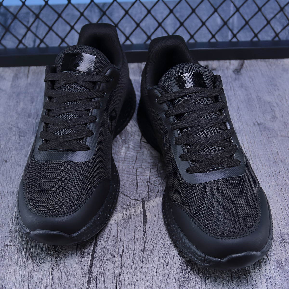 Mesh Breathable Sports Shoes Lightweight Anti Slip Travel Walking Shoes