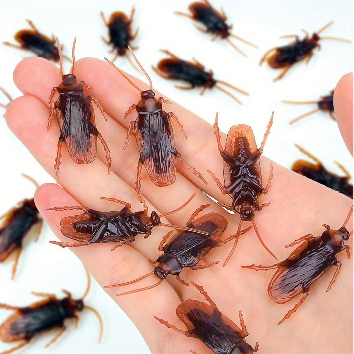 98pcs Realistic Roach Set Halloween Horror Insect Props Party Prank Decorations