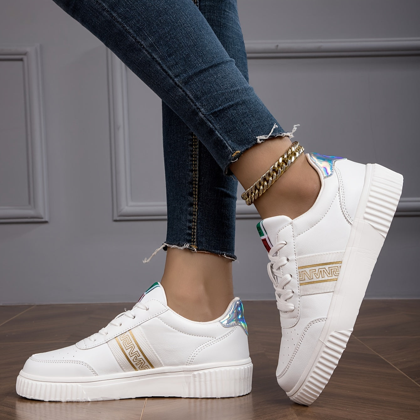 Women's Letter Graphic Lace-up Low Skate Shoes Comfy Outdoor Flats