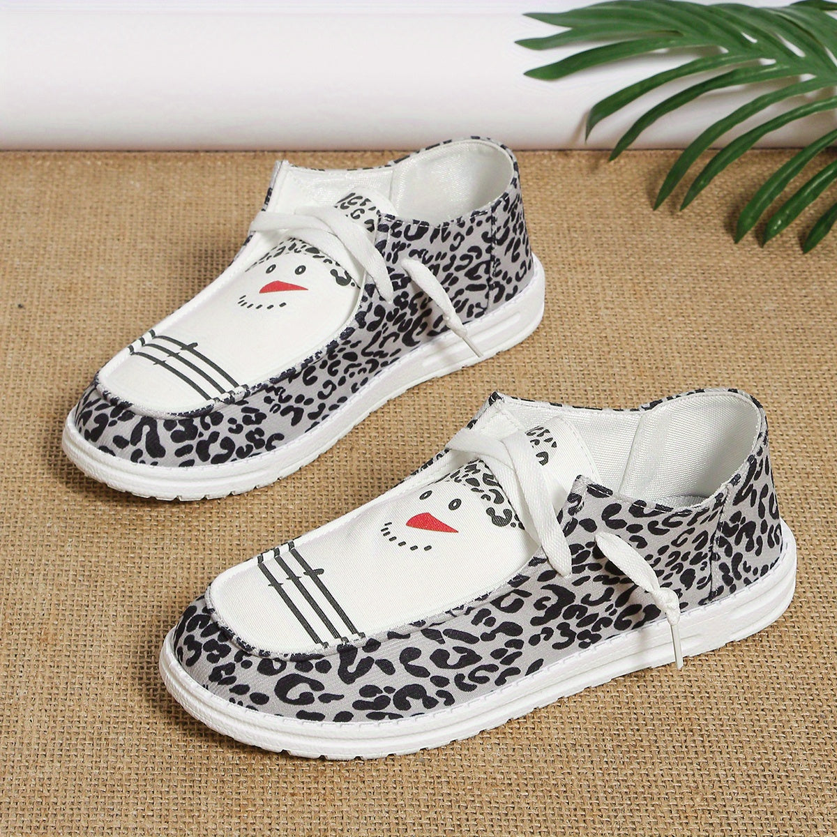 Leopard Print Canvas Lace-Up Shoes Stylish Bird Pattern Outdoor Shoes