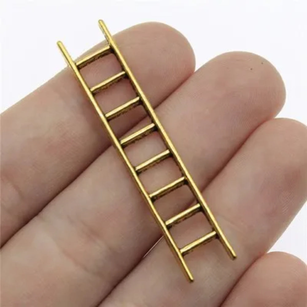 Metal Ladder Shaped Toy House Set for Outdoor Decoration