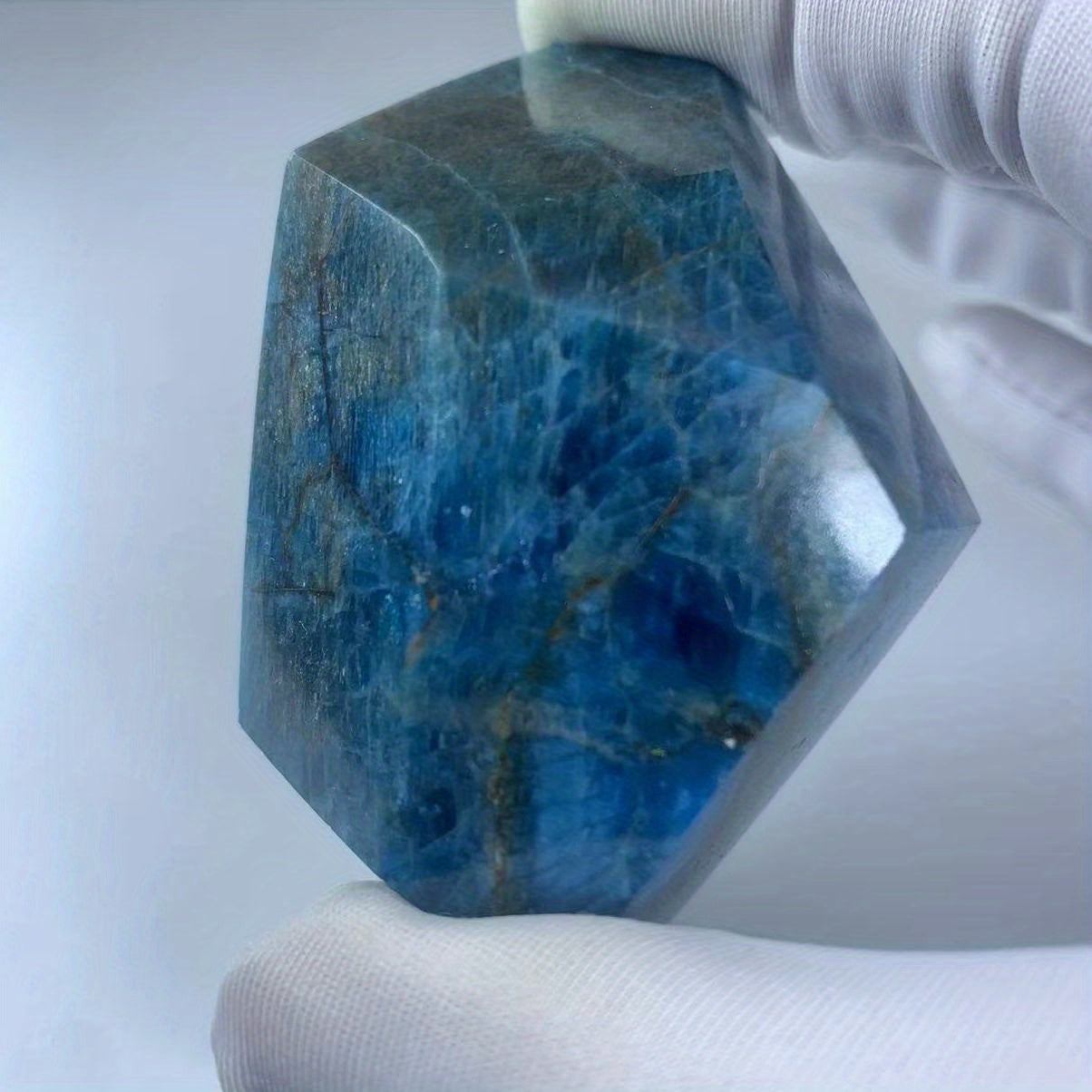 Apatite Natural Raw Ore Grinding Stone for Home and Office Decoration