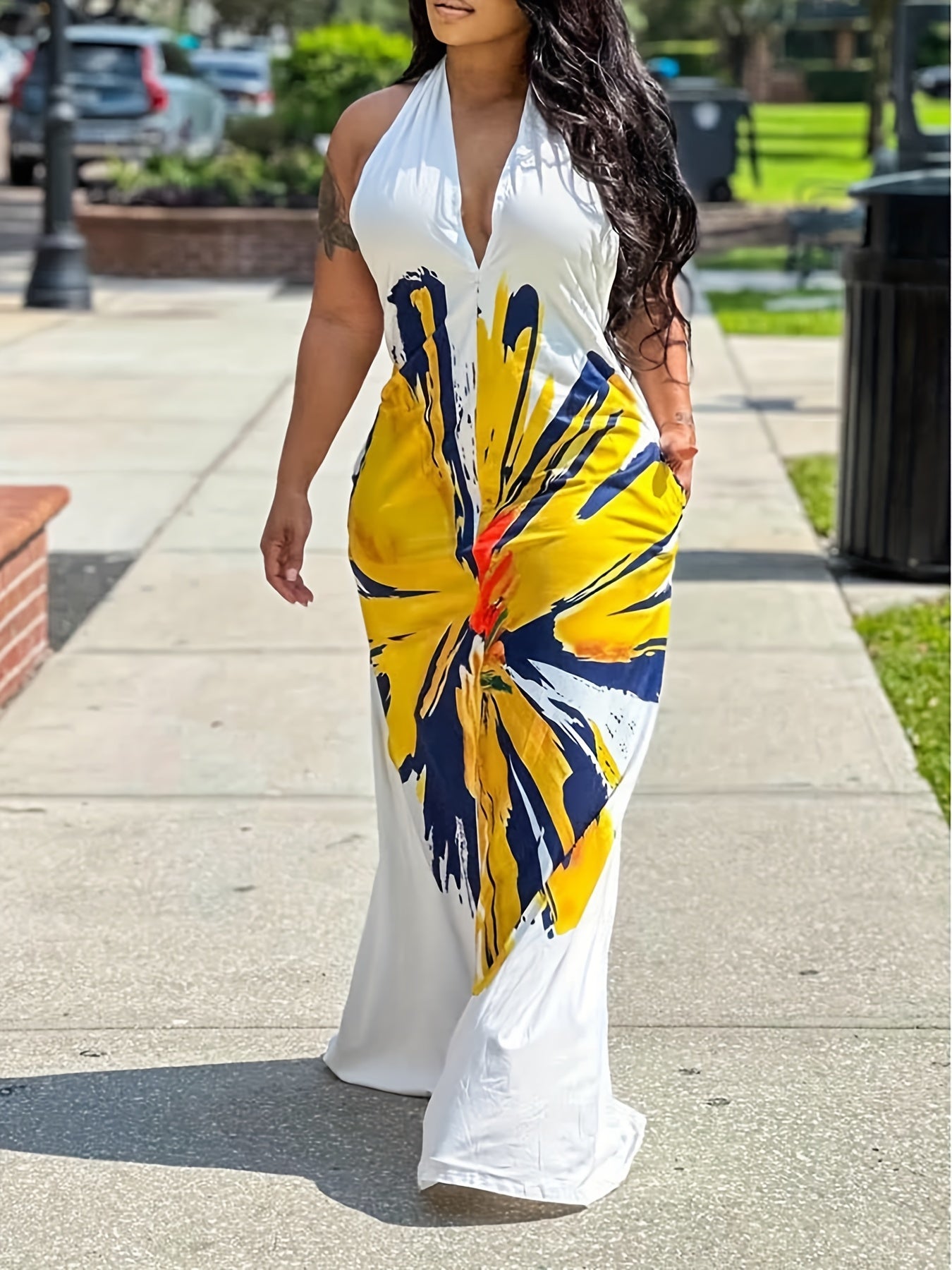  Daisy Print Halter Neck Maxi Dress