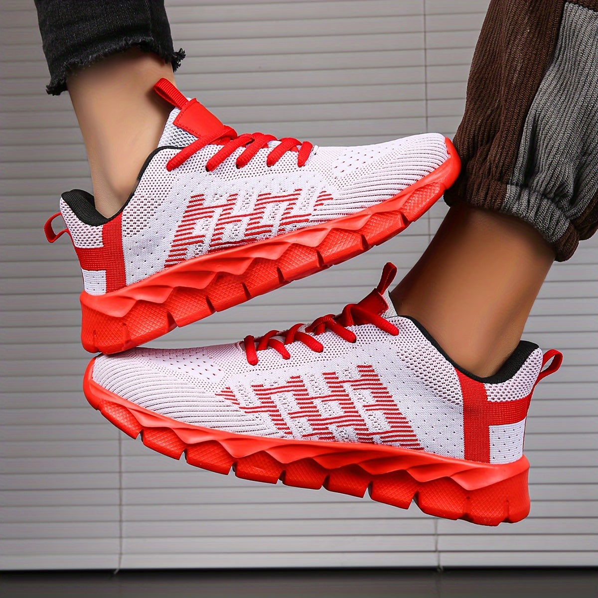 Breathable Flying Woven Running Shoes Wear Resistance Non Slip Sneakers