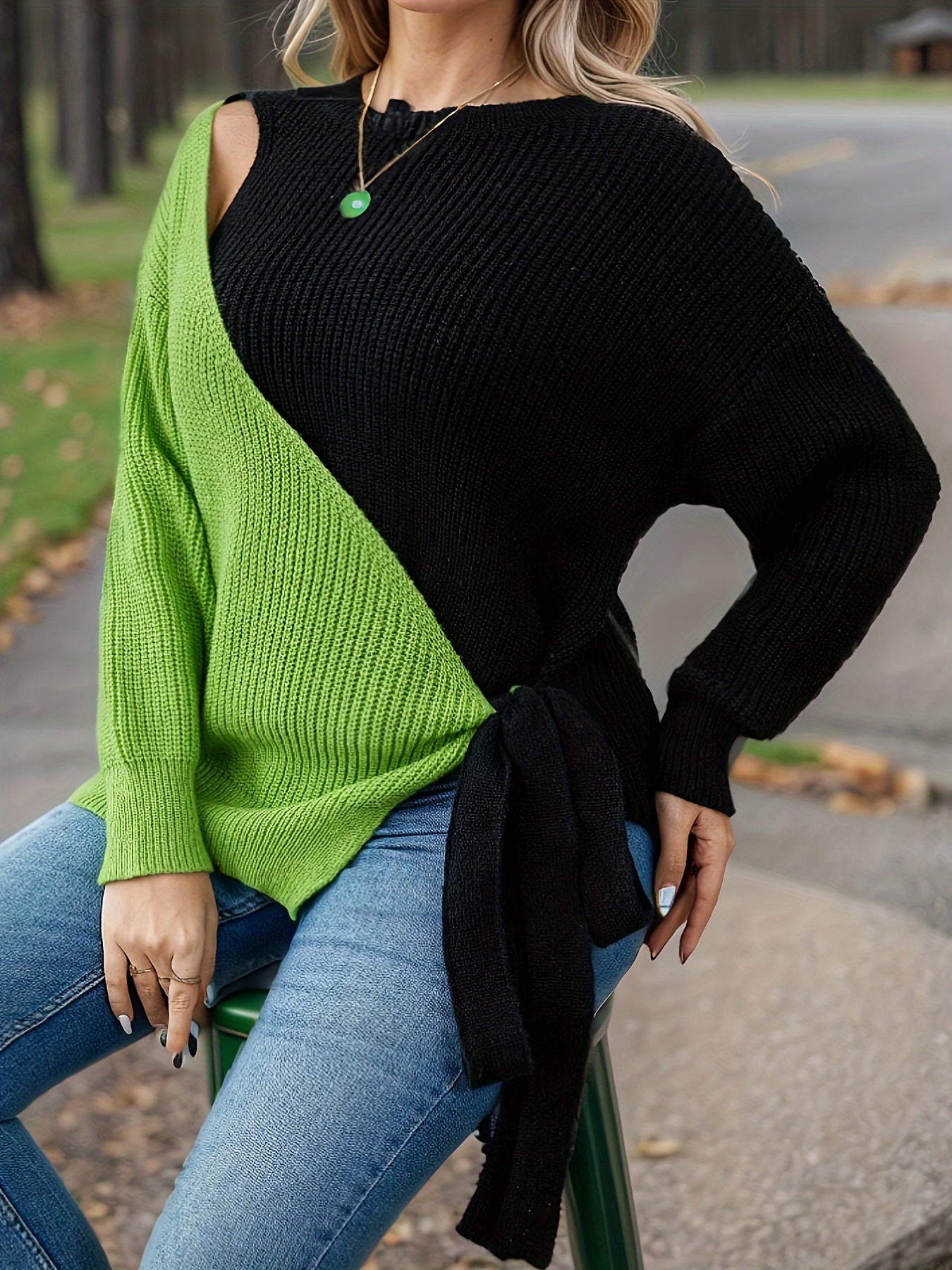  Colorblock Cut Out Long Sleeve Sweater