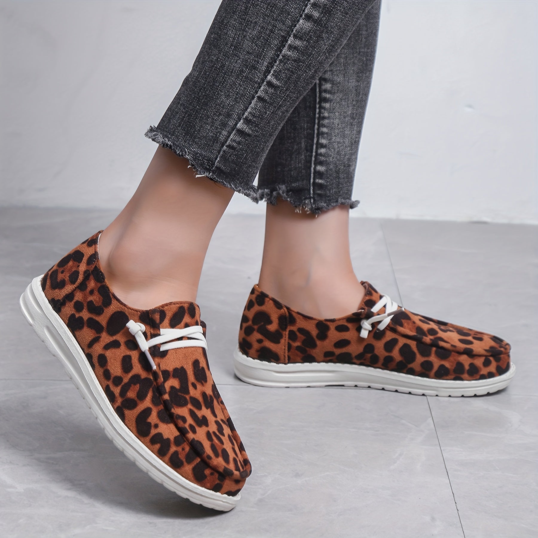 Leopard Print Sneakers Lace Up Canvas Shoes Lightweight Low Top