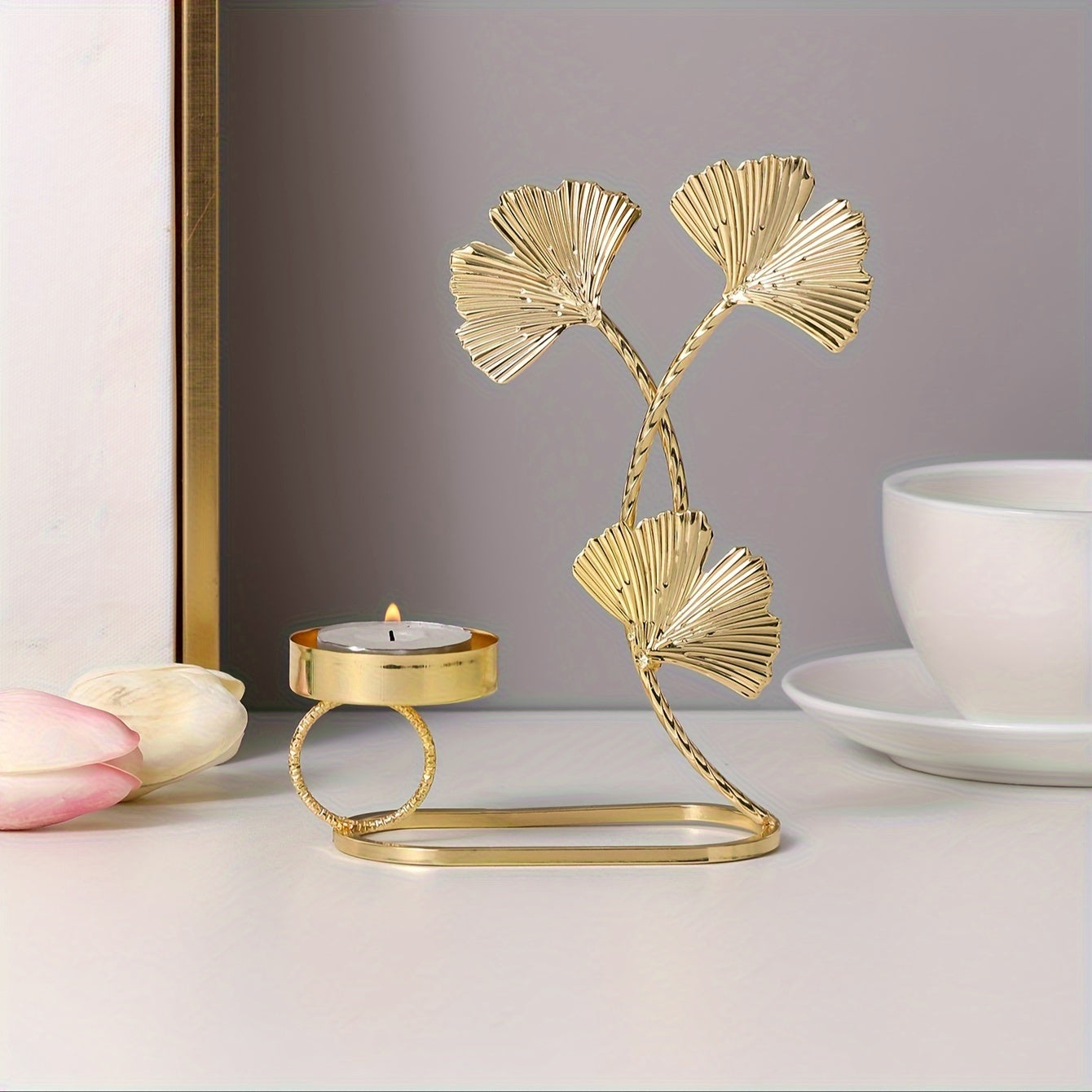 Iron Apricot Leaf Candle Holder for Tabletop Display