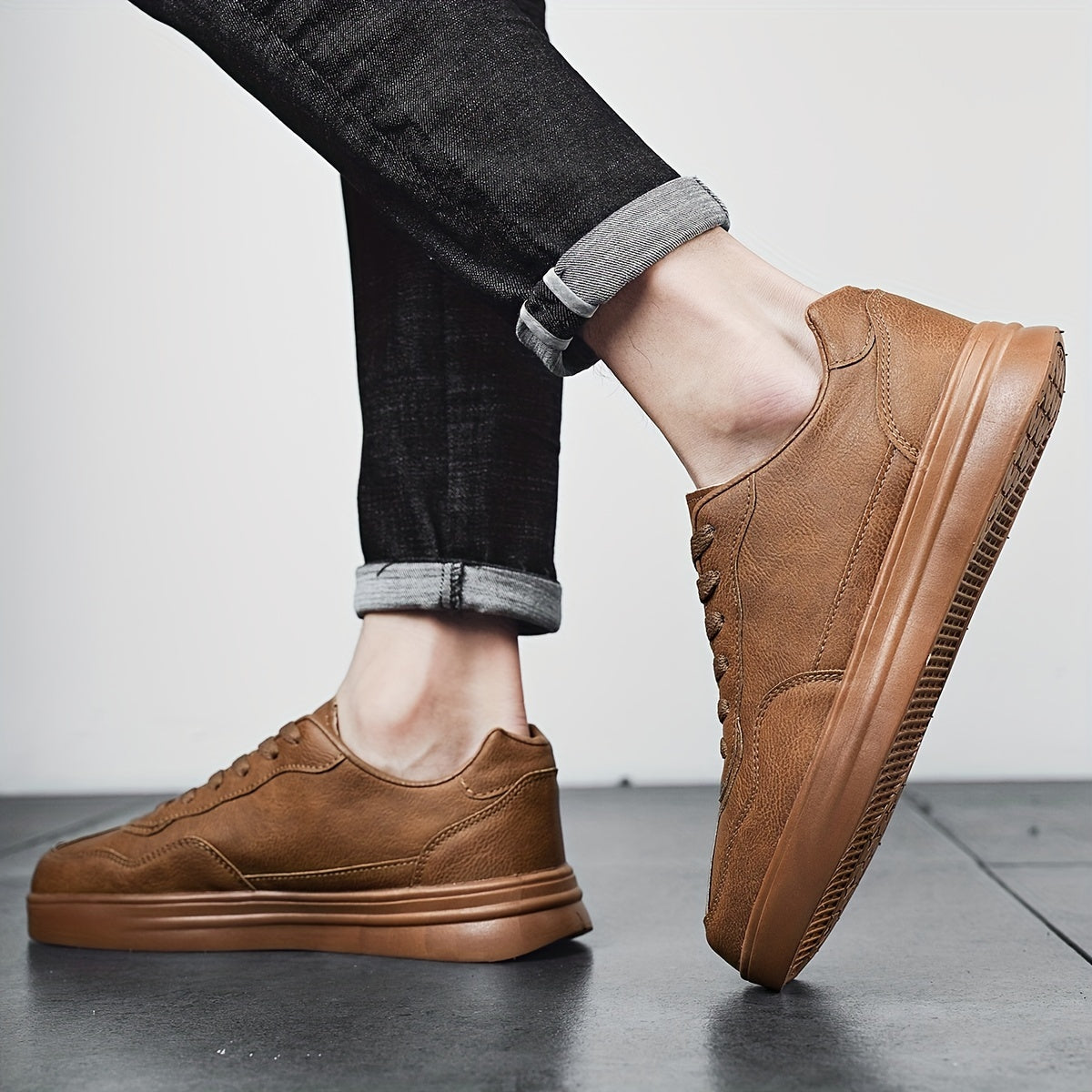 Men's Non Slip Skate Shoes Stylish Sneakers