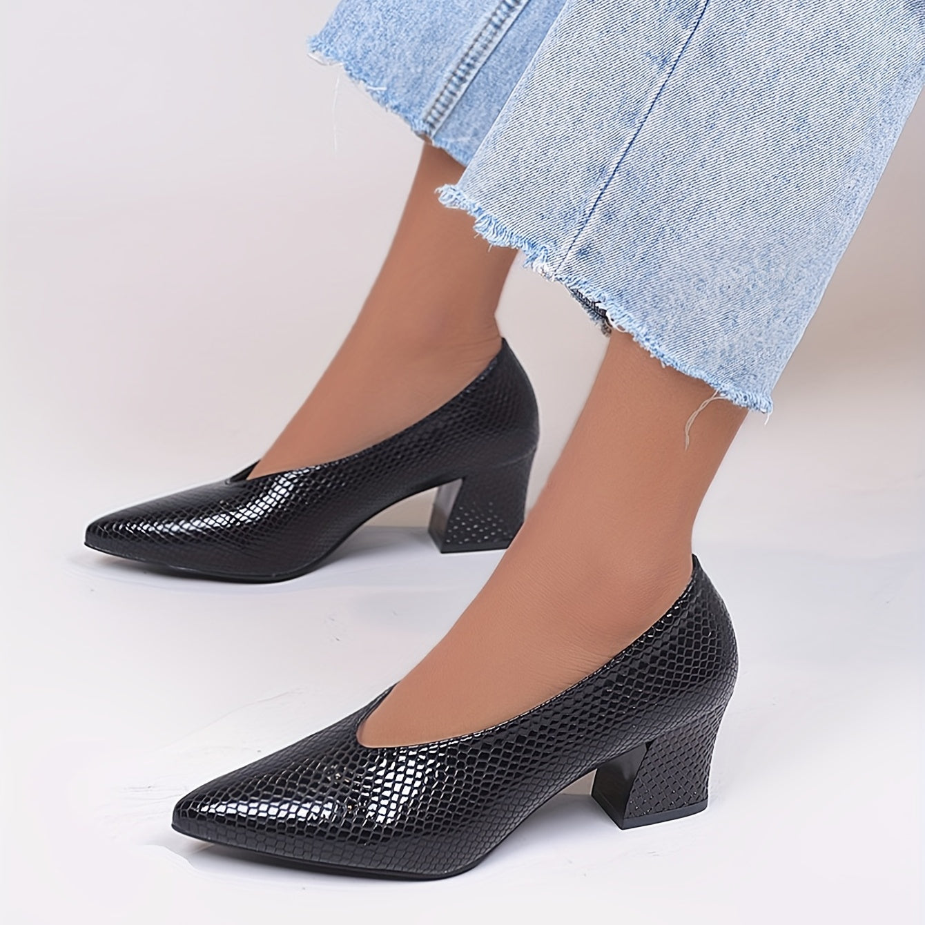 Women's Snakeskin Pattern Court Pumps Slip-On Chunky Heels
