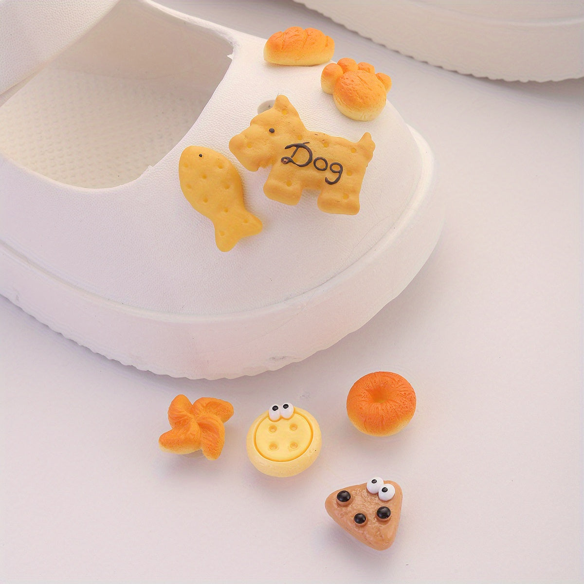 17pcs Simulation Biscuit Shoe Charm Cartoon Food Clogs Buckle