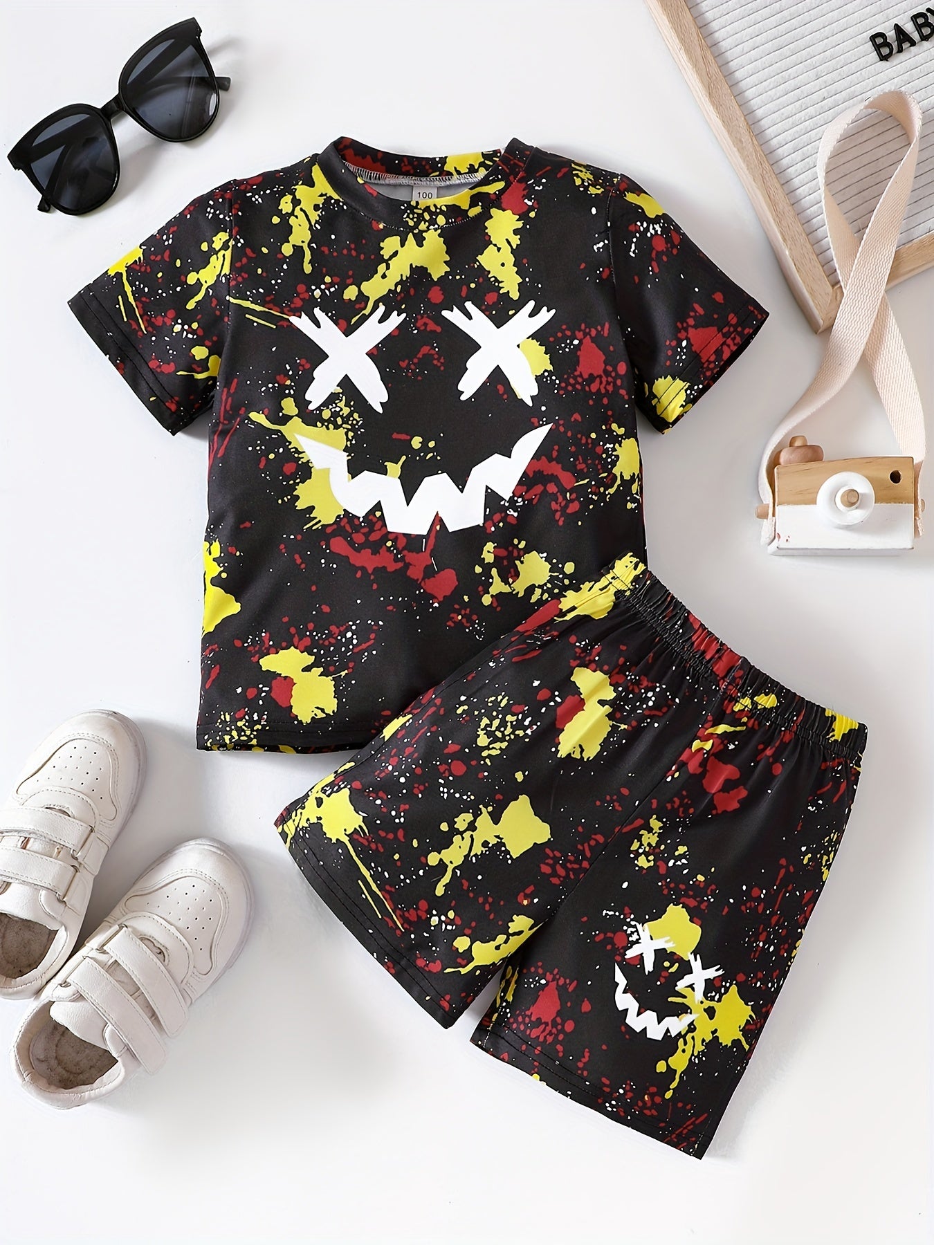 Boy's Cartoon & Smile Graphics 2PC Short Sleeve T Shirt & Shorts Set