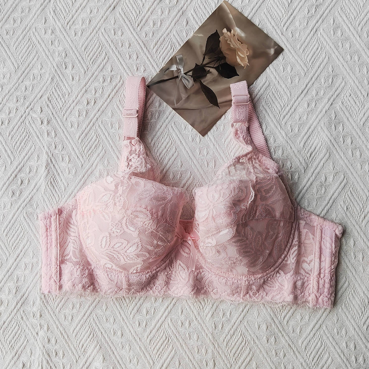 Contrast Lace Push Up Bra Women's Lingerie