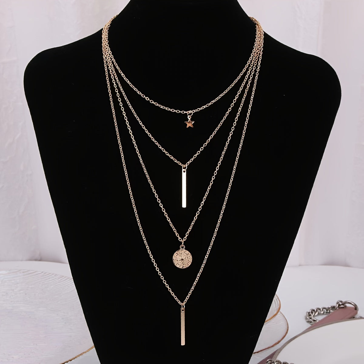 Layered Star Round Pendant Necklace For Women