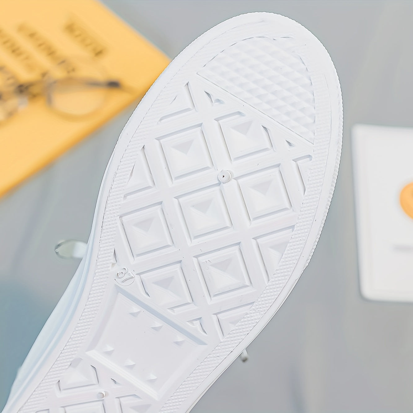 Women's Mesh Skate Shoes Breathable Low Top Sports Shoes