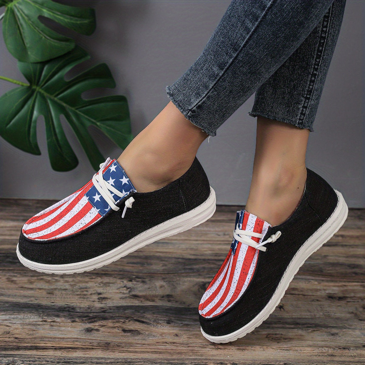 Women's Flag Print Canvas Shoes Lightweight Low Top Sneakers
