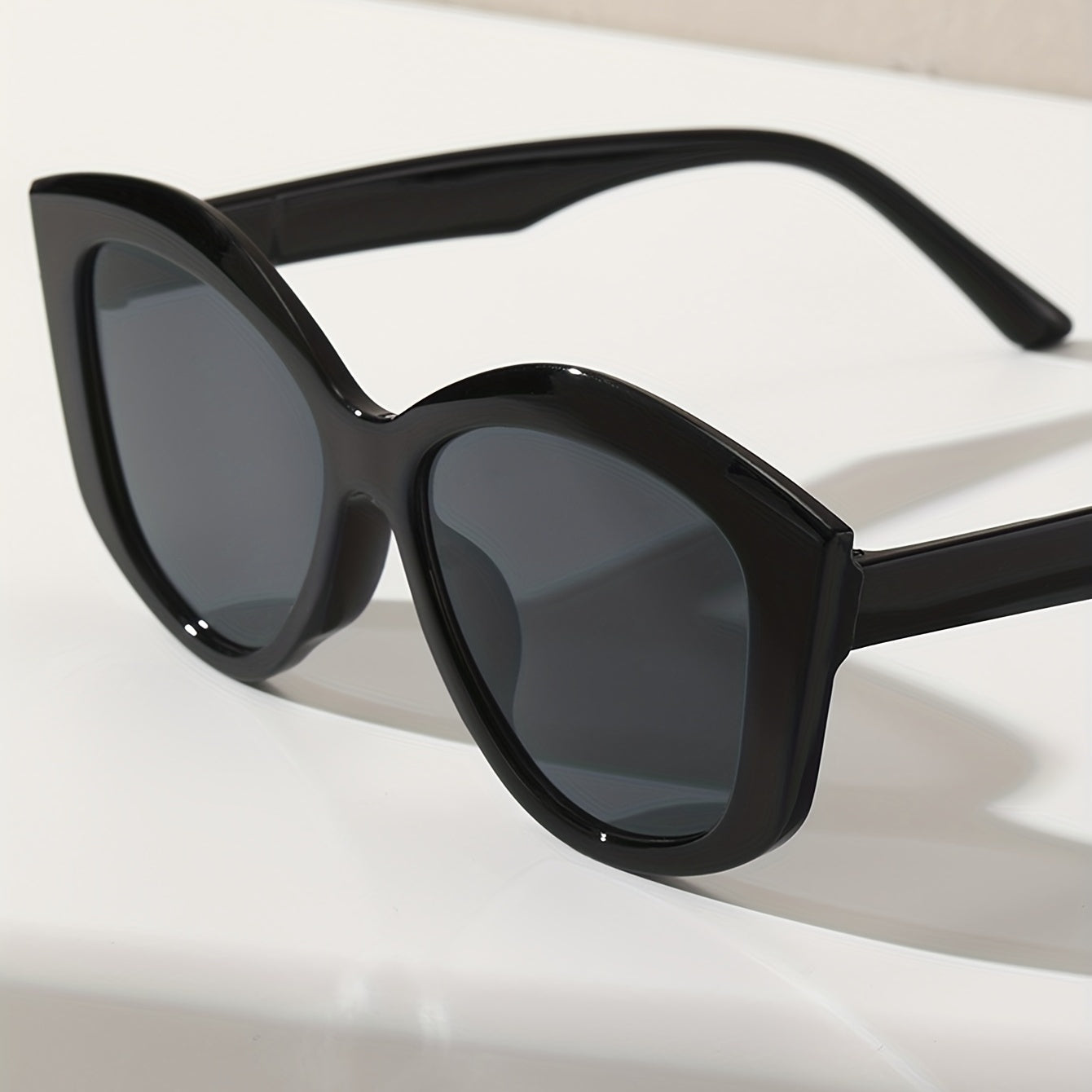 Oversized Cat Eye Sunglasses UV400 Anti Glare Glasses