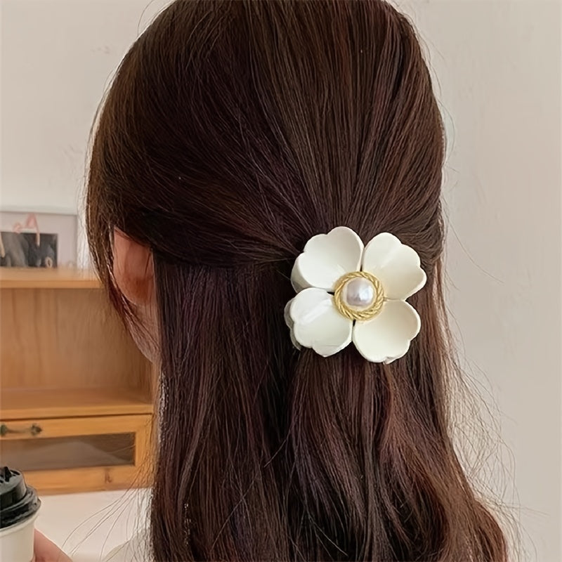 2pcs Small Hair Claw Clip Pearl Flower Charm