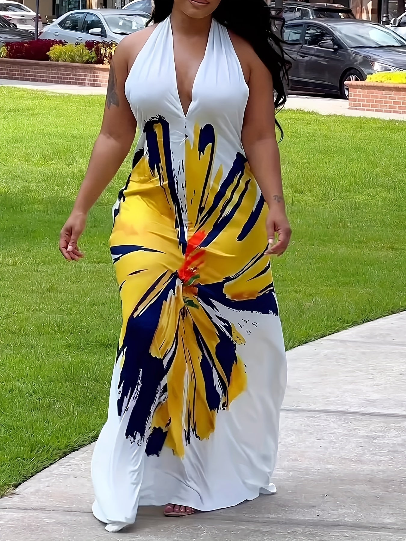  Daisy Print Halter Neck Maxi Dress