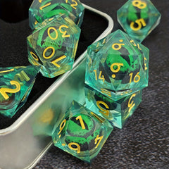 Dragon's Eye Resin Quicksand Dice Set Purple Green Halloween Props