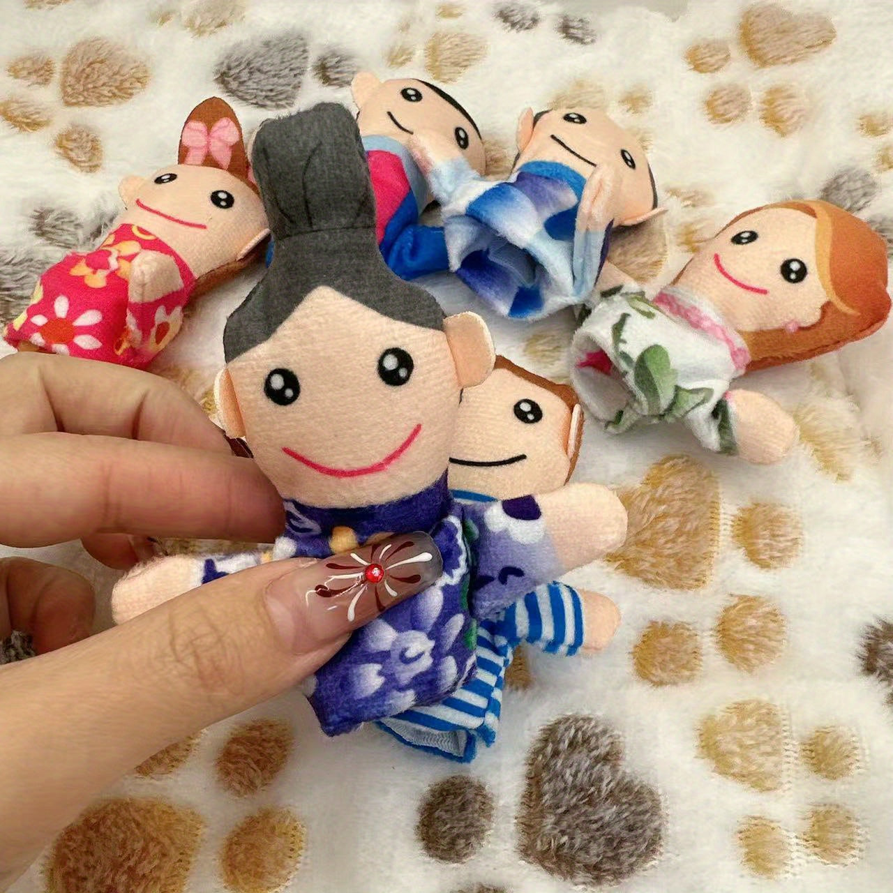 6pcs Family Theme Finger Puppets Set for Role Play