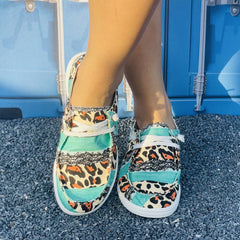 Leopard Pattern Slip On Canvas Shoes Round Toe Lightweight Casual Travel Shoes