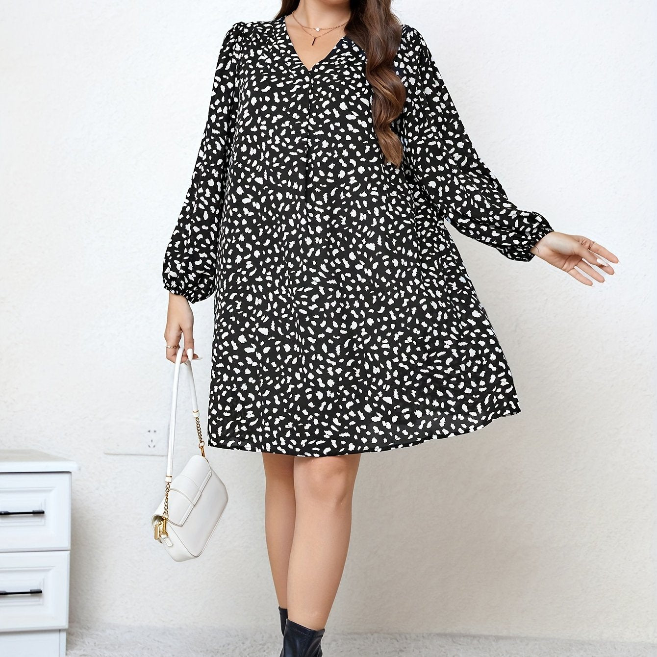  Dalmatian Print Lantern Sleeve V Neck Dress