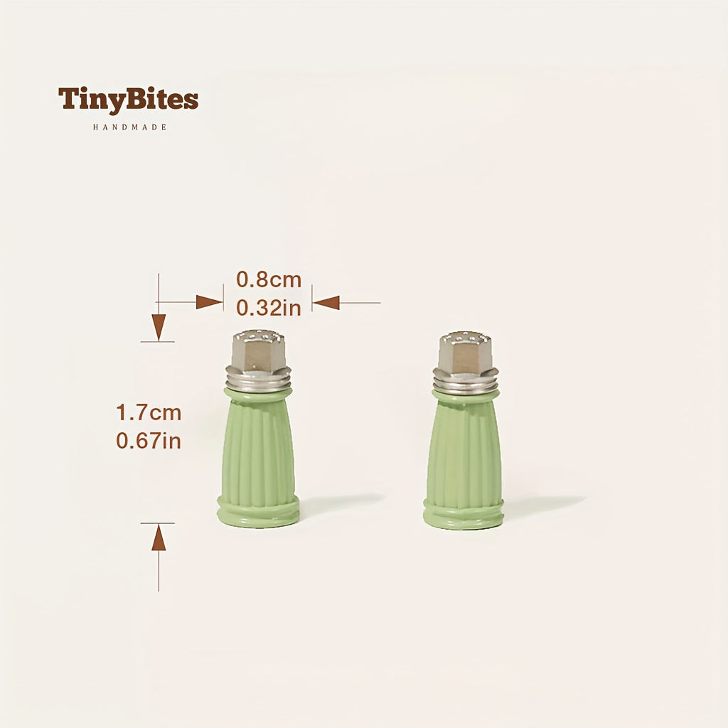 2pcs Vintage Style Spice Bottles Dollhouse Accessories
