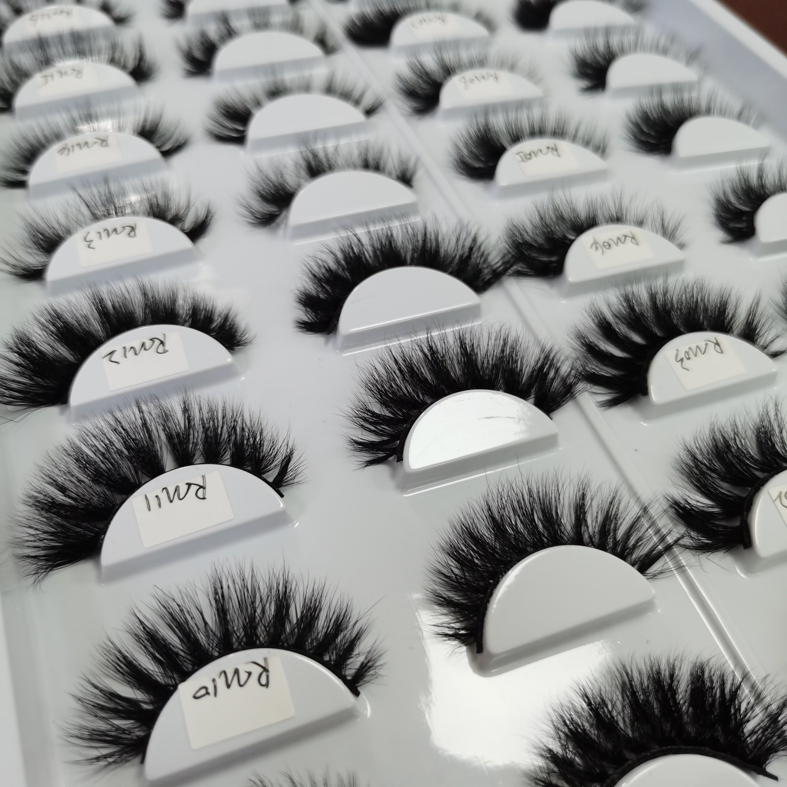 Slim 16mm Natural 3D Mink Eyelashes Soft Reusable False Eyelashes Bulk