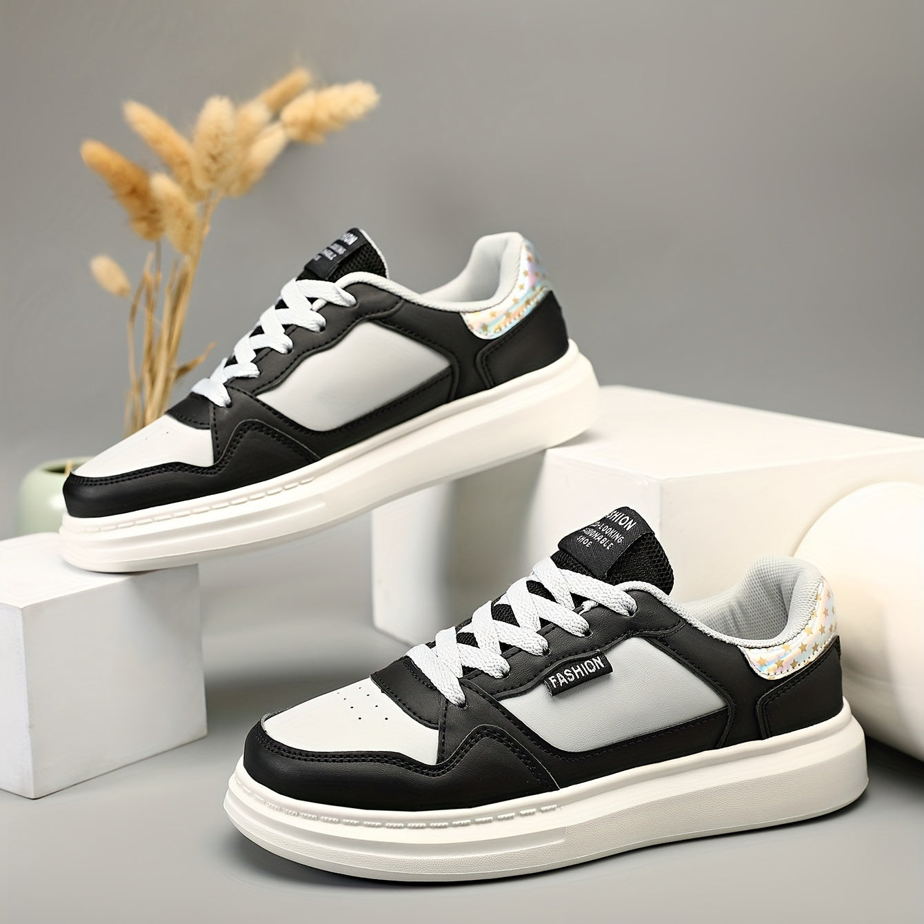 Women's Colorblock Skate Shoes Low Top Lace Up Sneakers
