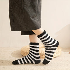 2 Pairs Striped Fuzzy Socks Soft Crew Floor Socks Women's Stockings