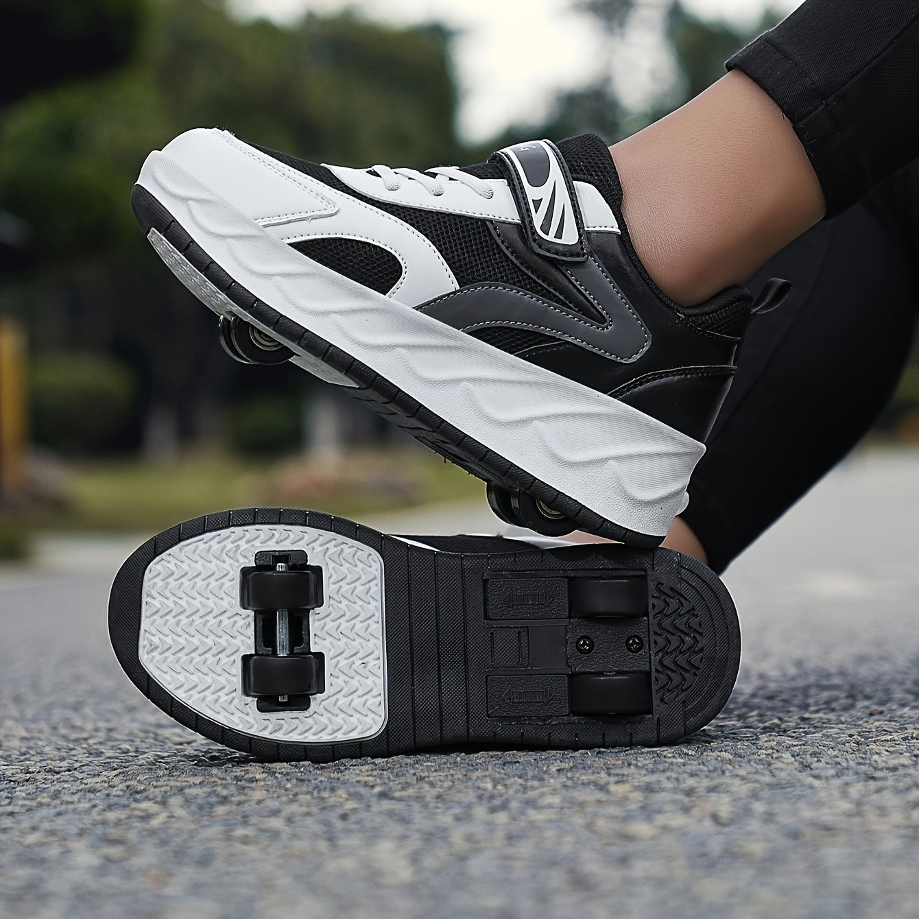 Boy's Wheel Skate Sneakers With Hook & Loop Fastener