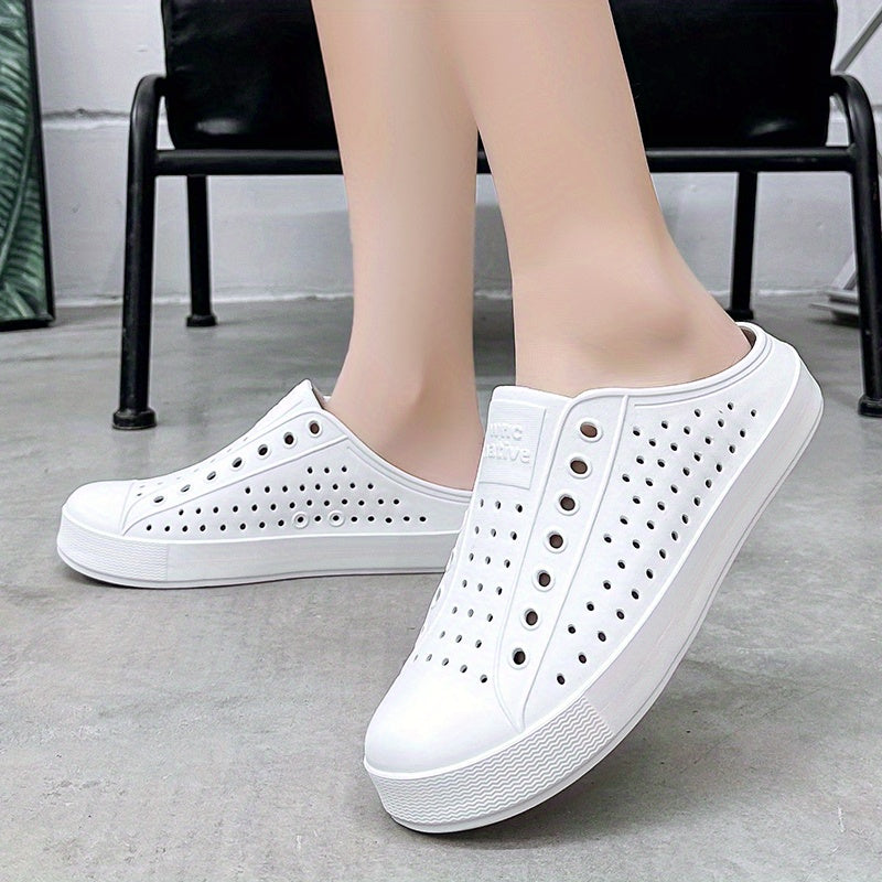 Women's Flat Water Clogs Closed Toe Hollow Out Solid Slip On Beach Sandals