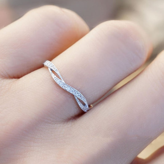 Women's Twisted Silver Zircon Wedding Band Ring