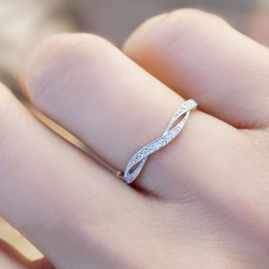 Women's Twisted Silver Zircon Wedding Band Ring