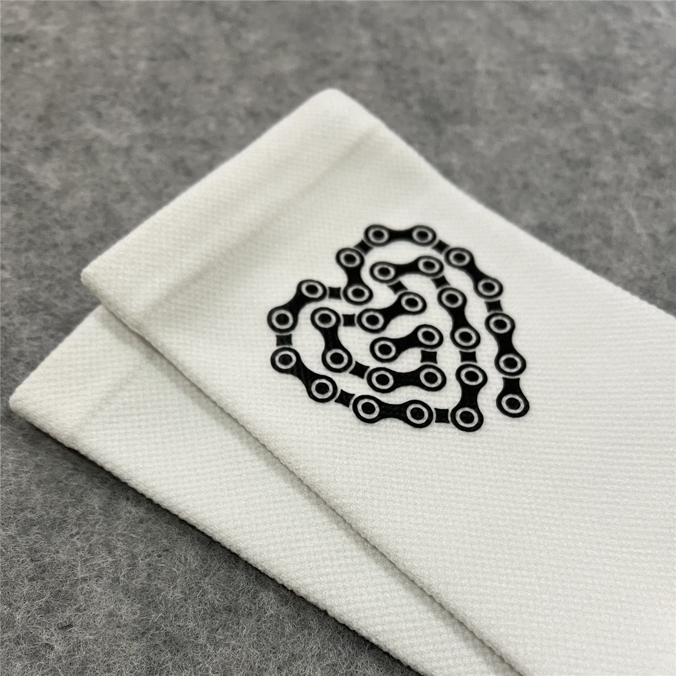 Compression Breathable Sports Socks for Cycling Heart Chain Pattern