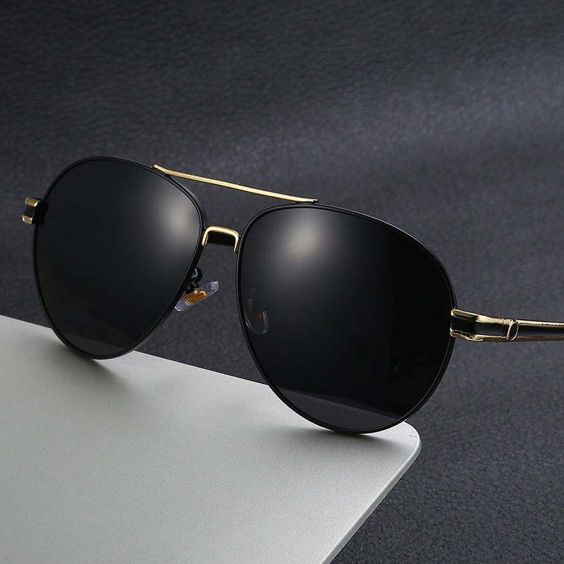 Men's Polarized Photochromic Sunglasses UV400 Metal Frame Business Eyewear