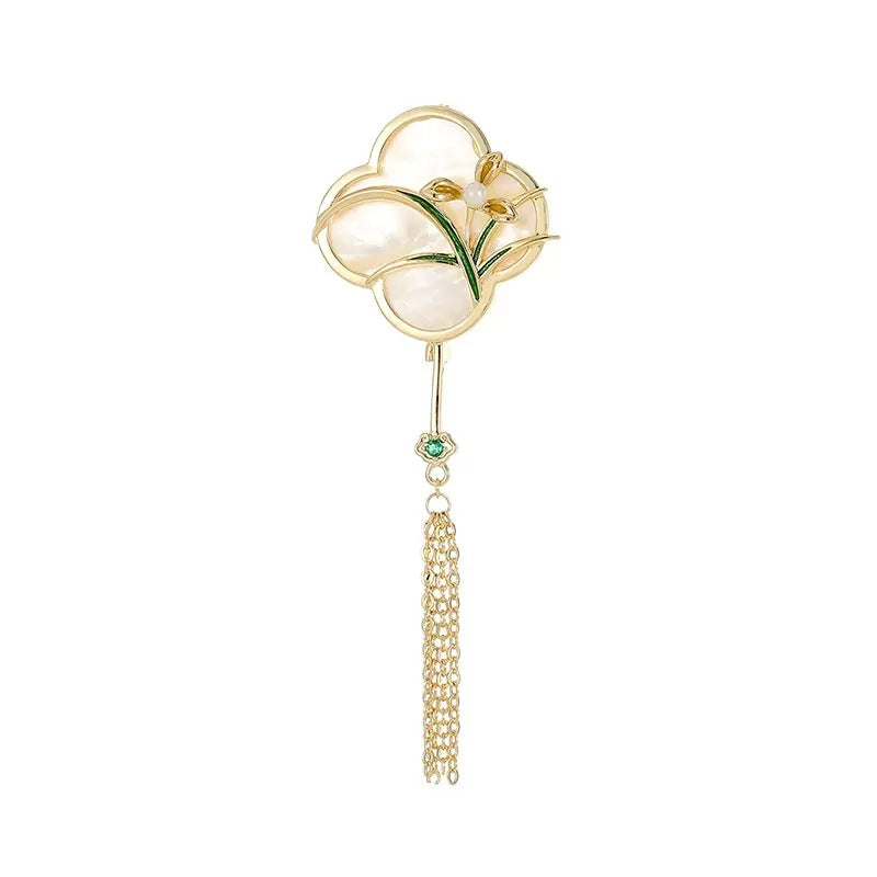 Vintage Men's Retro Brooch with Tassel Palace Antique Pin
