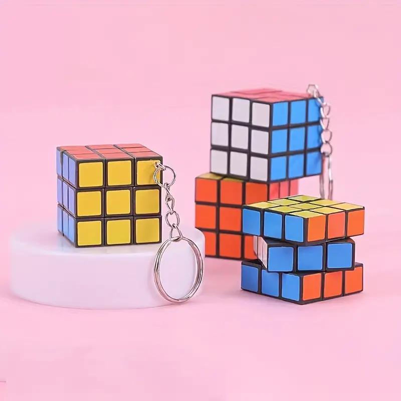 12pcs Men's Puzzle Cube Keychain Entry Level Toy
