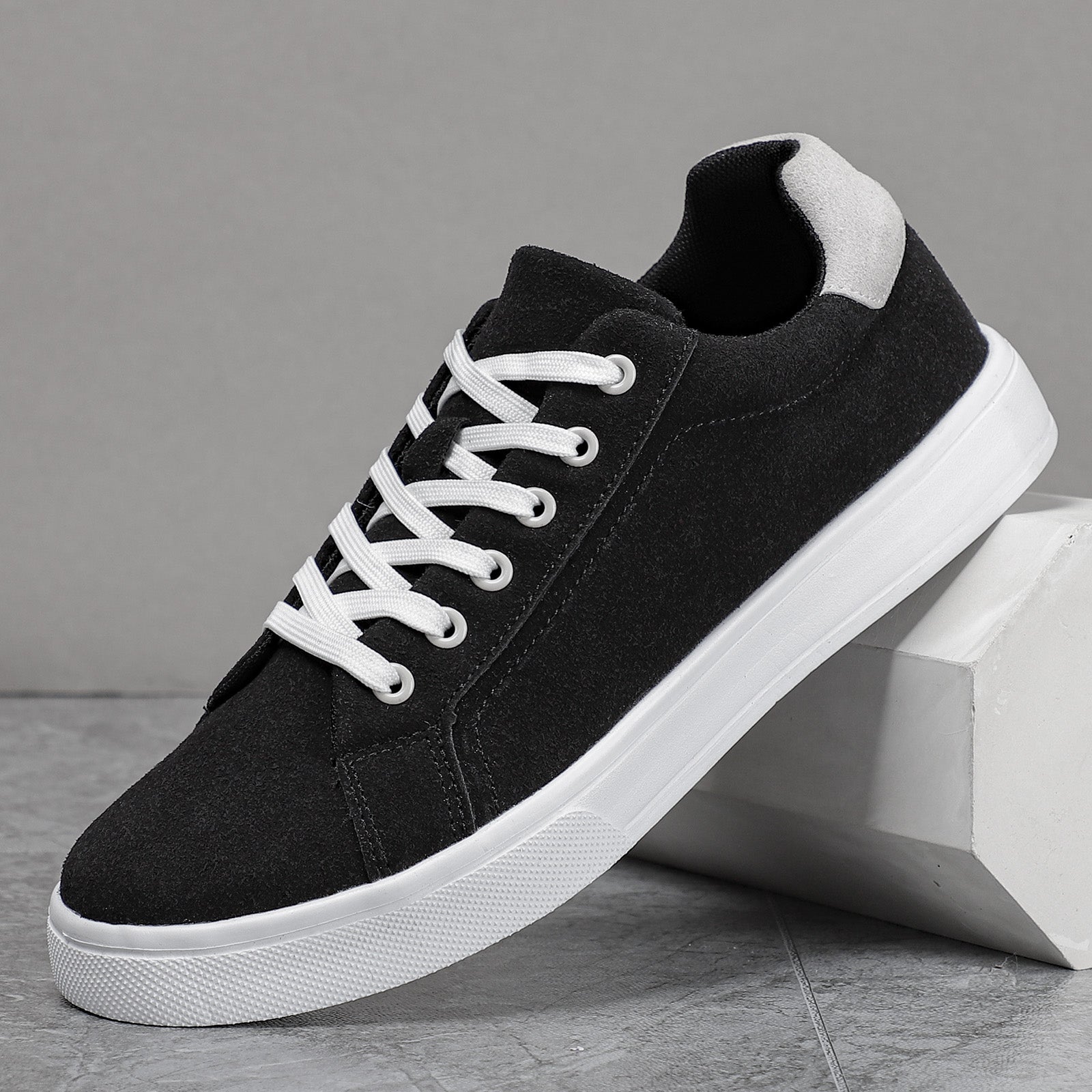 Men's Suede Skate Shoes Lightweight Casual Sneakers