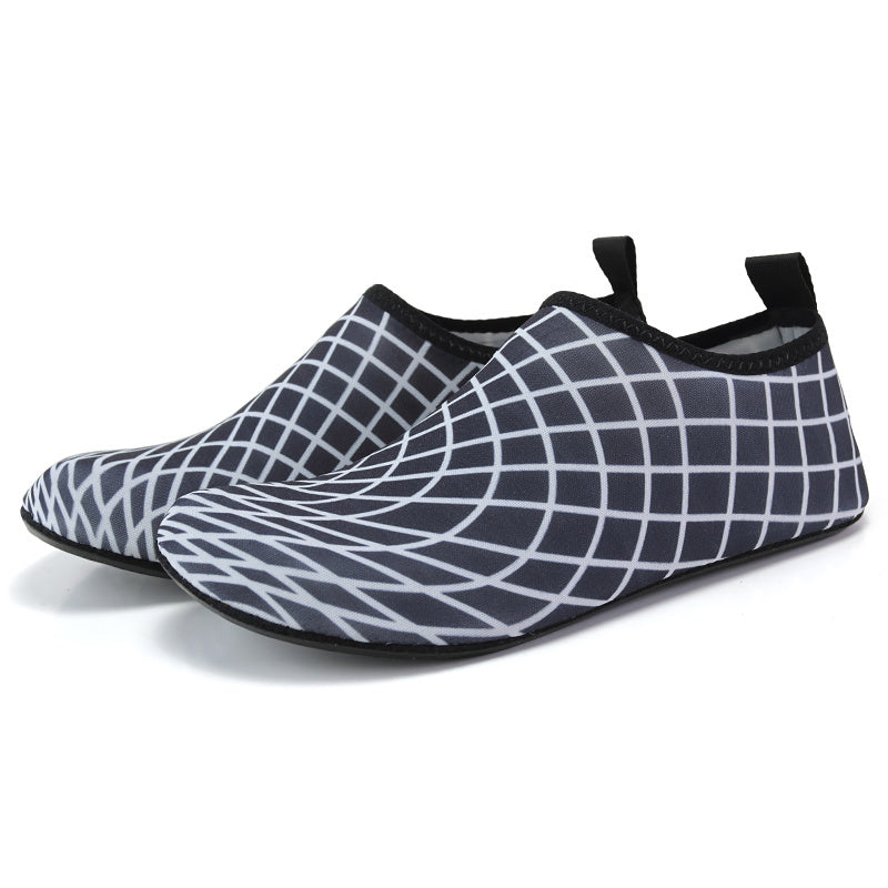 Men's Plaid Water Shoes Quick Dry Non Slip Lightweight Soft Water Socks