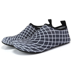 Men's Plaid Water Shoes Quick Dry Non Slip Lightweight Soft Water Socks