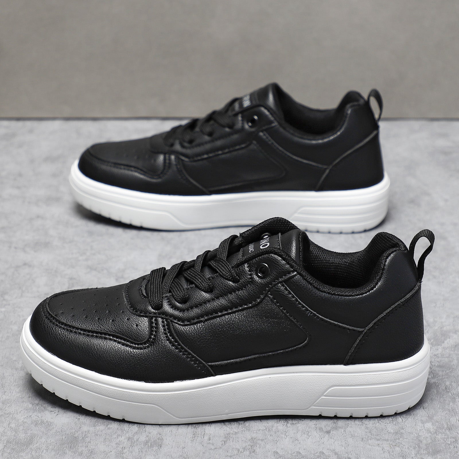Women's Letter Patched Running Shoes Lace Up Platform Skate Shoes