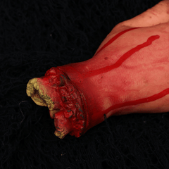 1pc Severed Bloody Hand Halloween Decoration