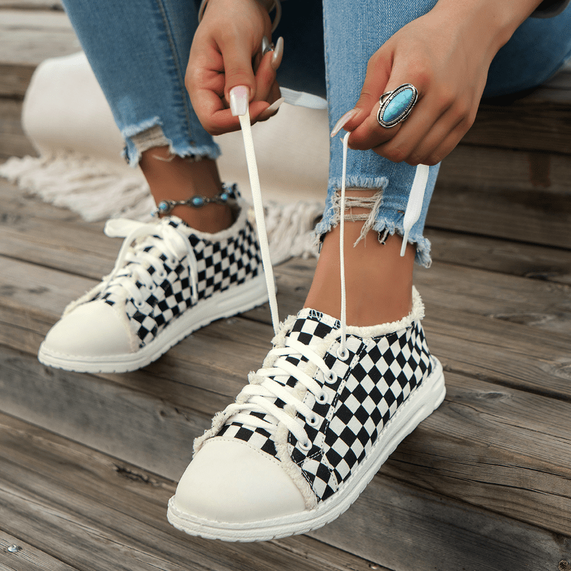 Checkerboard Pattern Canvas Sneakers Casual Round Toe Lightweight Shoes