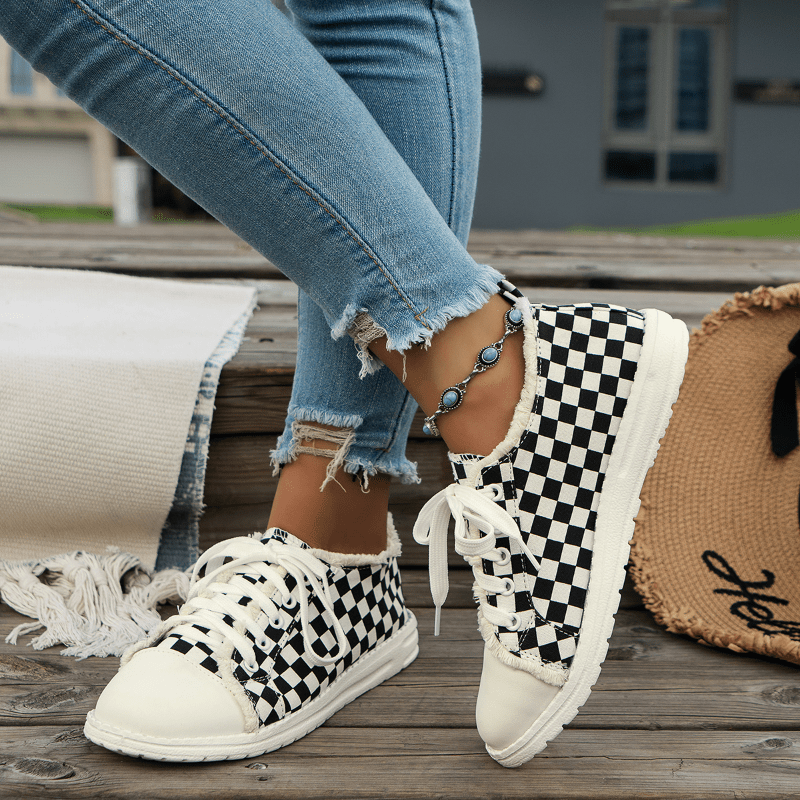 Checkerboard Pattern Canvas Sneakers Casual Round Toe Lightweight Shoes